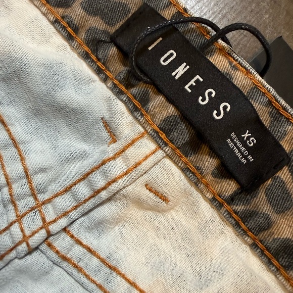 Lioness Top Model Wide Leg Jean Y2K Indie Cheetah Animal Print Statement XS NWT - Picture 9 of 11